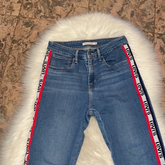 Levi’s Spell Out High Rise Skinny Jeans - Picture 2 of 8